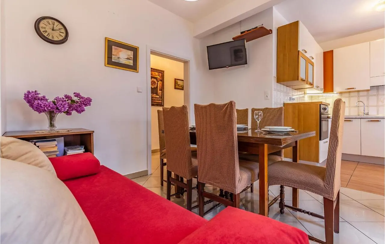 3 Bedroom Awesome Apartment In Medulin